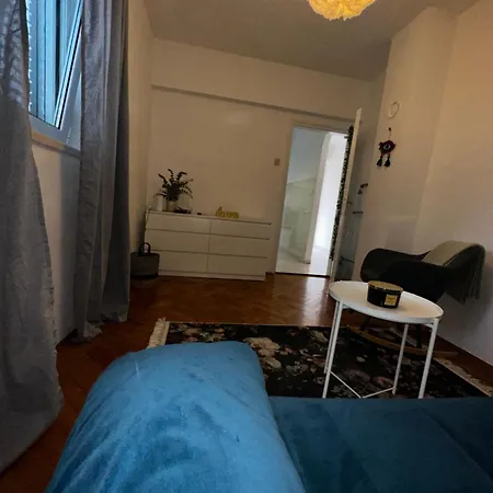 Rose Apartment *
